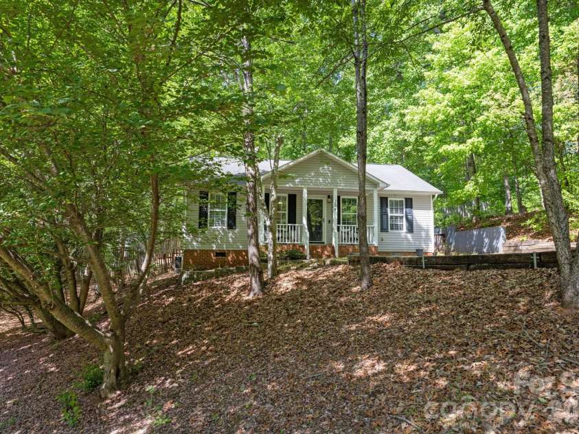 124 Stately Pines Drive, Troutman, NC 28166.  MLS# CAR4370246, YatesRealty ID 15299. 