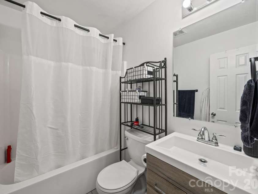 124 Stately Pines Drive, Troutman, NC 28166.  MLS# CAR4370246, YatesRealty ID 15299. 