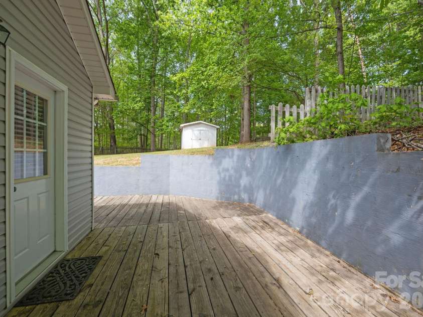 124 Stately Pines Drive, Troutman, NC 28166.  MLS# CAR4370246, YatesRealty ID 15299. 