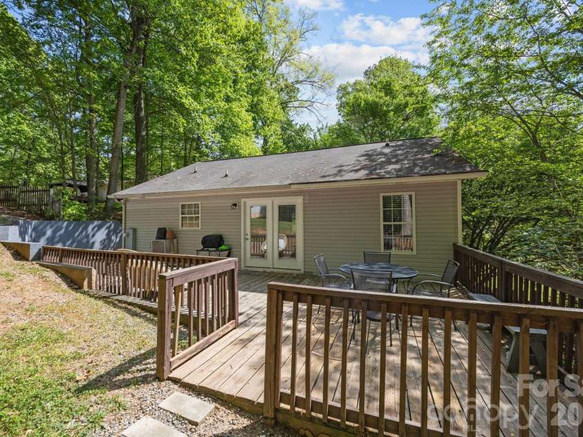 124 Stately Pines Drive, Troutman, NC 28166.  MLS# CAR4370246, YatesRealty ID 15299. 