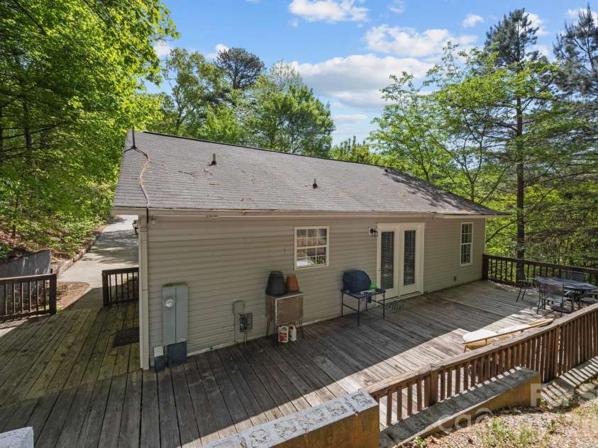 124 Stately Pines Drive, Troutman, NC 28166.  MLS# CAR4370246, YatesRealty ID 15299. 