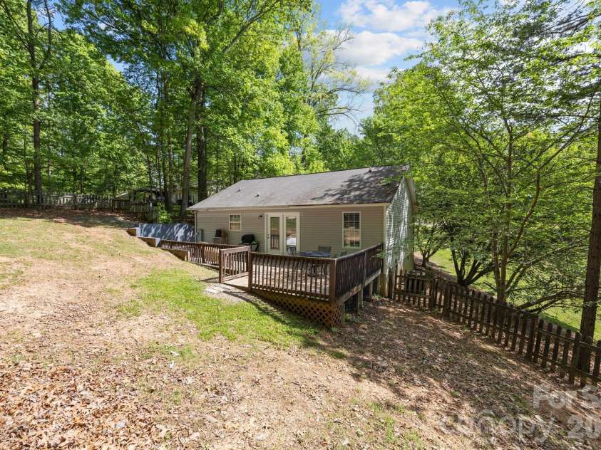 124 Stately Pines Drive, Troutman, NC 28166.  MLS# CAR4370246, YatesRealty ID 15299. 