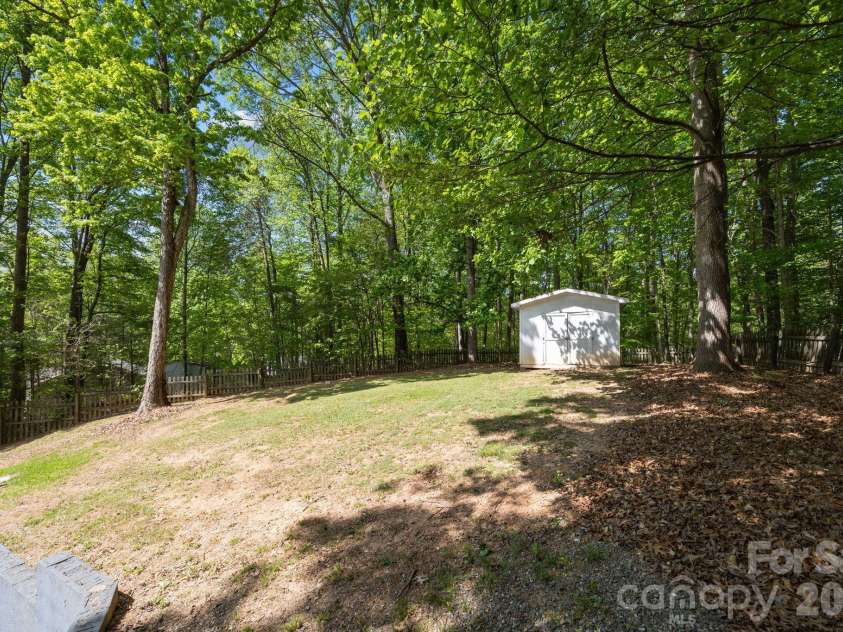 124 Stately Pines Drive, Troutman, NC 28166.  MLS# CAR4370246, YatesRealty ID 15299. 