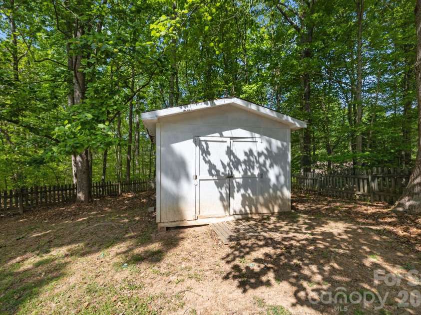 124 Stately Pines Drive, Troutman, NC 28166.  MLS# CAR4370246, YatesRealty ID 15299. 