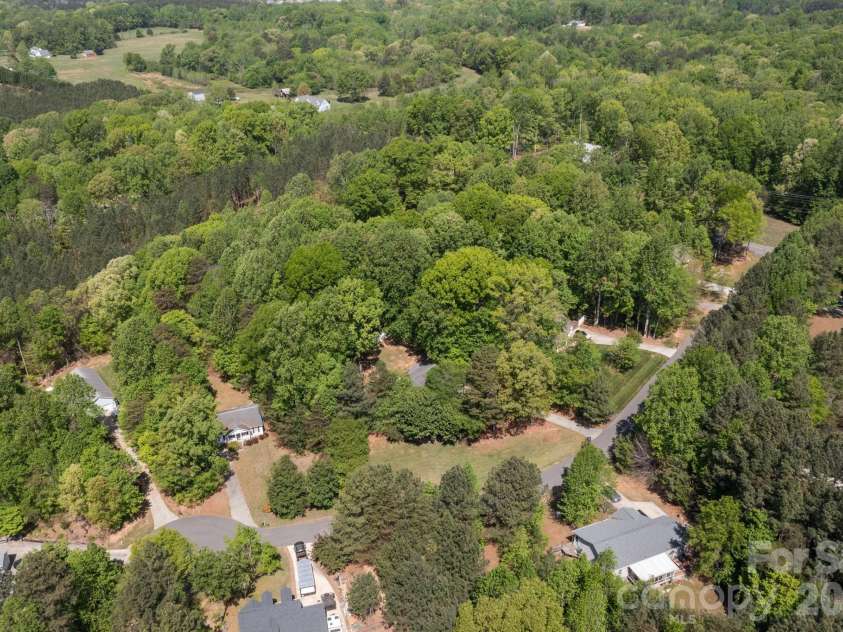 124 Stately Pines Drive, Troutman, NC 28166.  MLS# CAR4370246, YatesRealty ID 15299. 