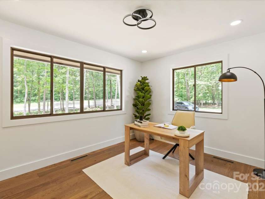 5033 Waxhaw Indian Trail Road, Matthews, NC 28104.  MLS# CAR4260801, YatesRealty ID 15299. 