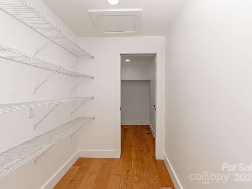 5033 Waxhaw Indian Trail Road, Matthews, NC 28104.  MLS# CAR4260801, YatesRealty ID 15299. 