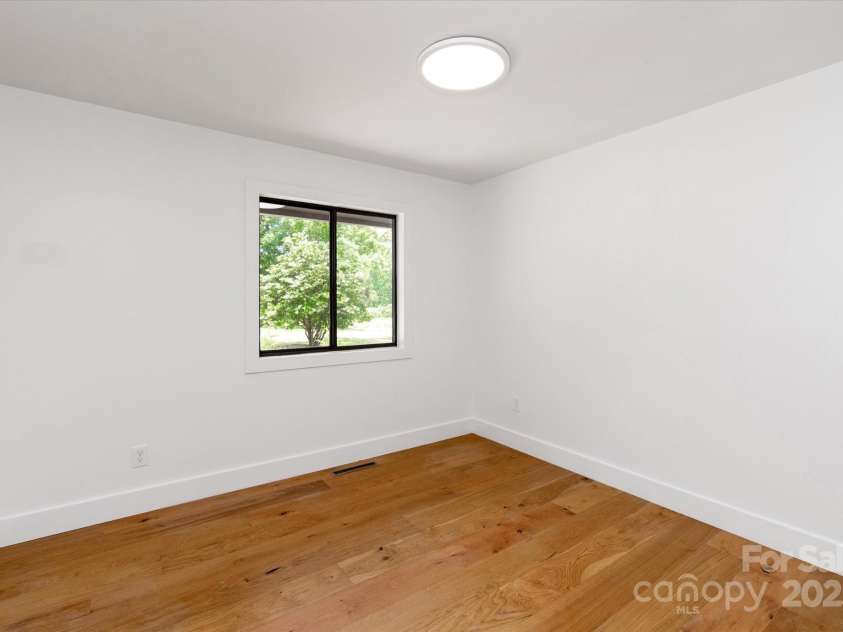 5033 Waxhaw Indian Trail Road, Matthews, NC 28104.  MLS# CAR4260801, YatesRealty ID 15299. 