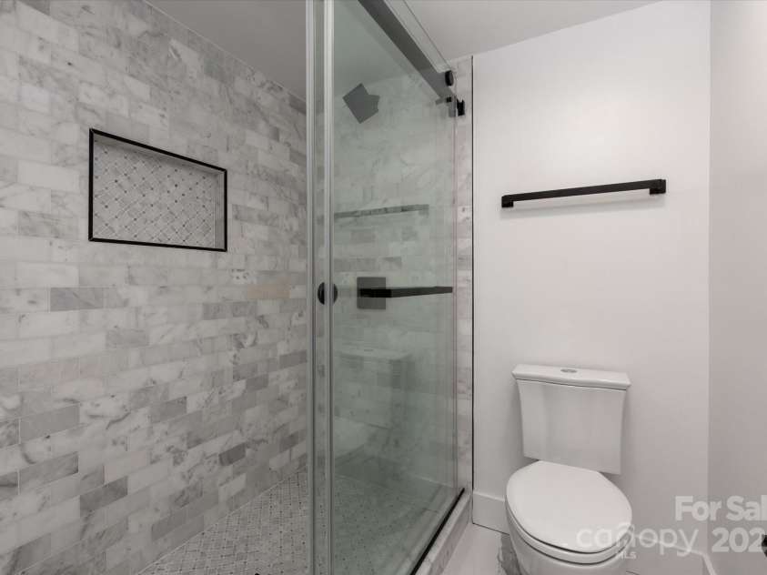 5033 Waxhaw Indian Trail Road, Matthews, NC 28104.  MLS# CAR4260801, YatesRealty ID 15299. 