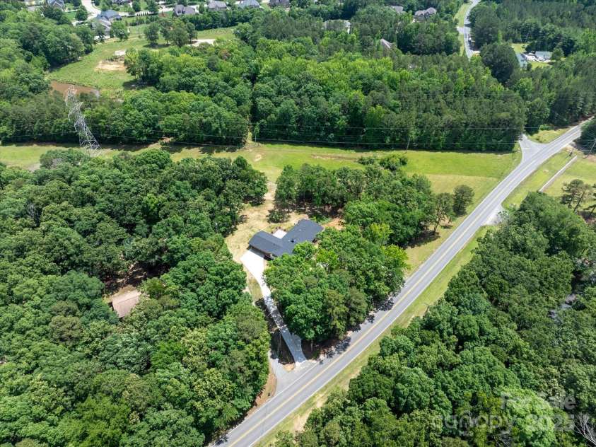 5033 Waxhaw Indian Trail Road, Matthews, NC 28104.  MLS# CAR4260801, YatesRealty ID 15299. 