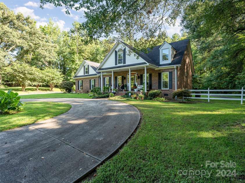 10227 Mount Holly Road, Charlotte, NC 28214.  MLS# CAR4168183, YatesRealty ID 153. 