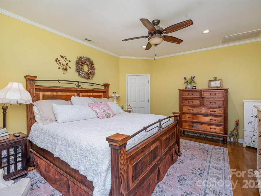 10227 Mount Holly Road, Charlotte, NC 28214.  MLS# CAR4168183, YatesRealty ID 153. 