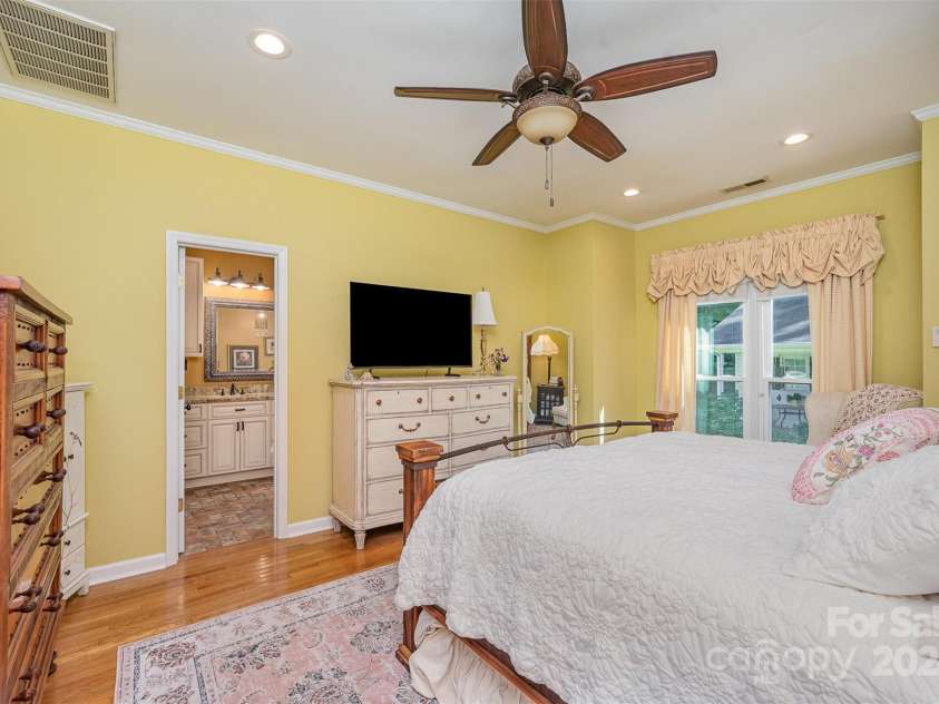 10227 Mount Holly Road, Charlotte, NC 28214.  MLS# CAR4168183, YatesRealty ID 153. 