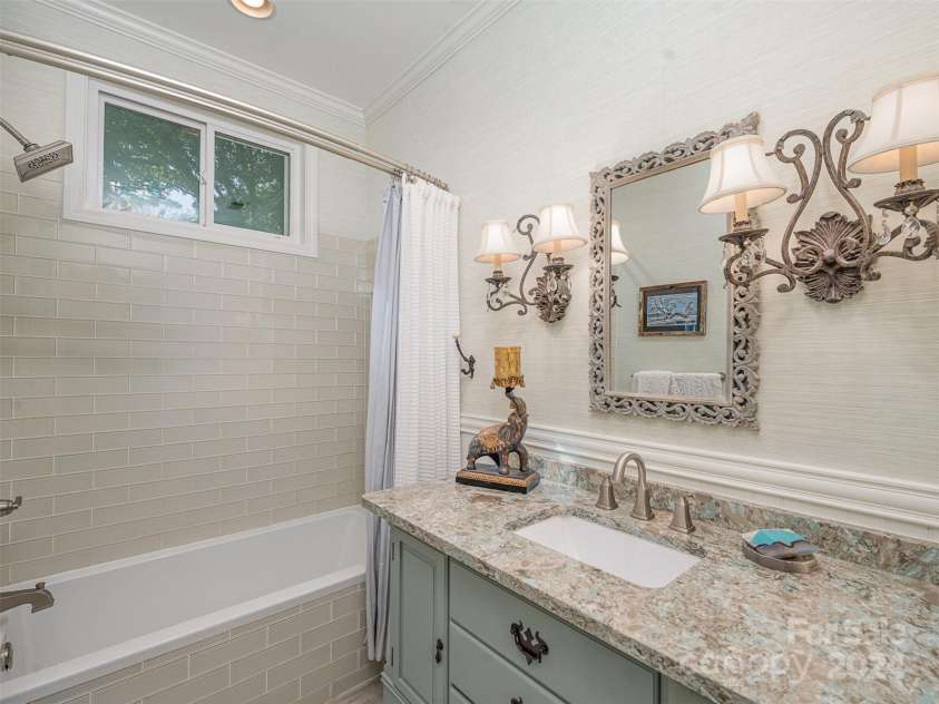 10227 Mount Holly Road, Charlotte, NC 28214.  MLS# CAR4168183, YatesRealty ID 153. 