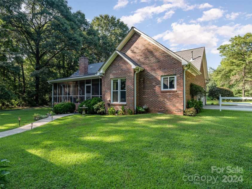 10227 Mount Holly Road, Charlotte, NC 28214.  MLS# CAR4168183, YatesRealty ID 153. 