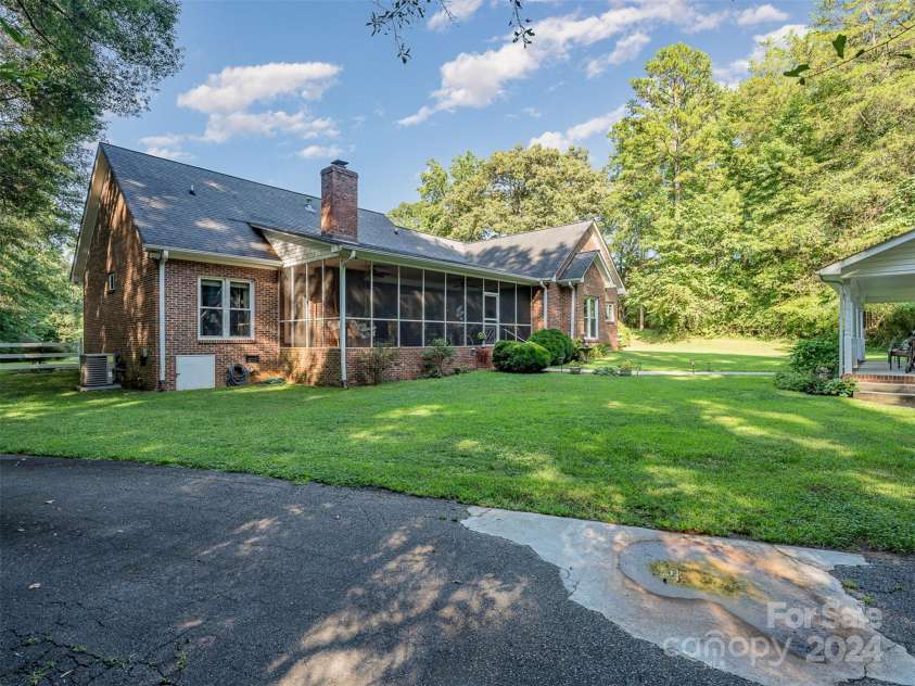 10227 Mount Holly Road, Charlotte, NC 28214.  MLS# CAR4168183, YatesRealty ID 153. 