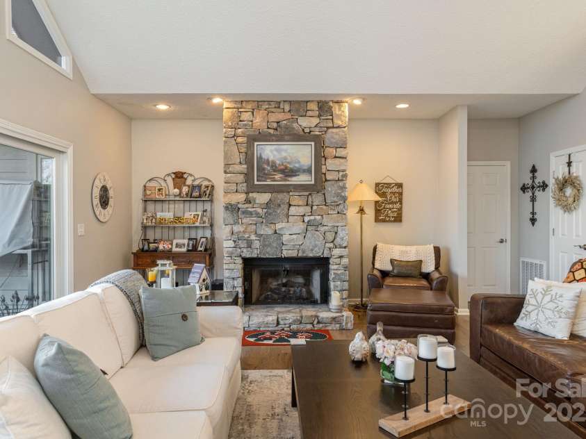 155 POPLAR LOOP Drive, Flat Rock, NC 28731.  MLS# CAR4228418, YatesRealty ID 1530. 