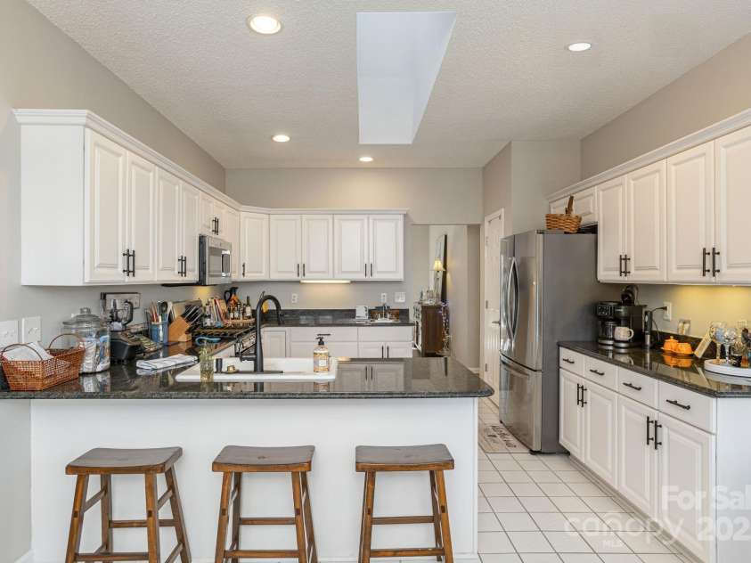 155 POPLAR LOOP Drive, Flat Rock, NC 28731.  MLS# CAR4228418, YatesRealty ID 1530. 