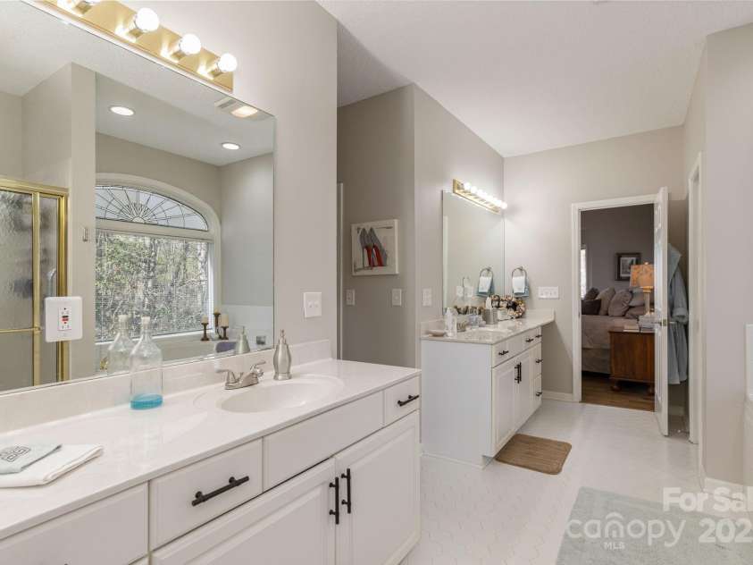 155 POPLAR LOOP Drive, Flat Rock, NC 28731.  MLS# CAR4228418, YatesRealty ID 1530. 