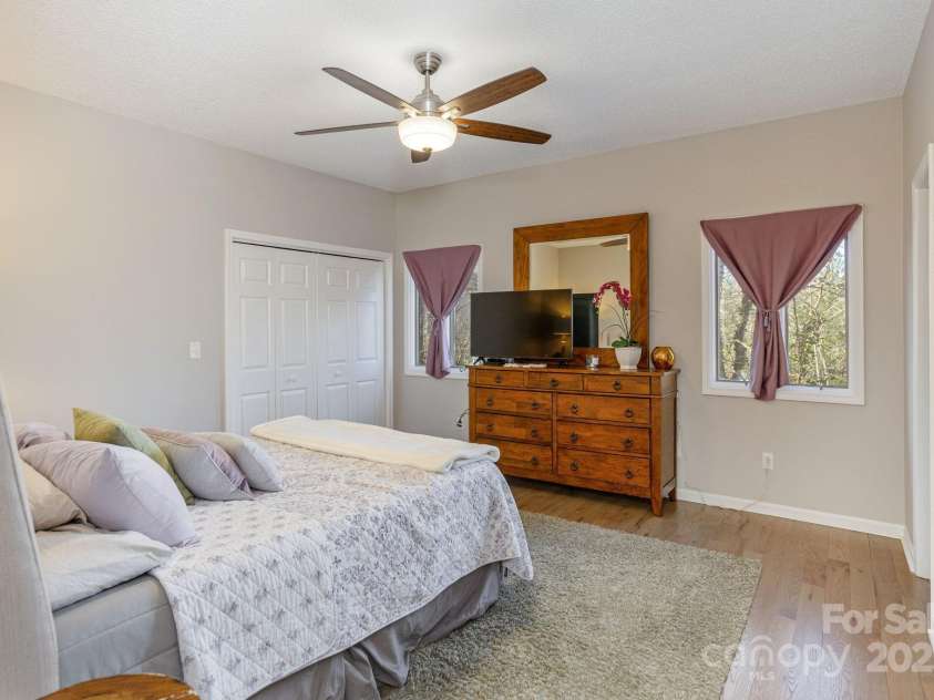 155 POPLAR LOOP Drive, Flat Rock, NC 28731.  MLS# CAR4228418, YatesRealty ID 1530. 