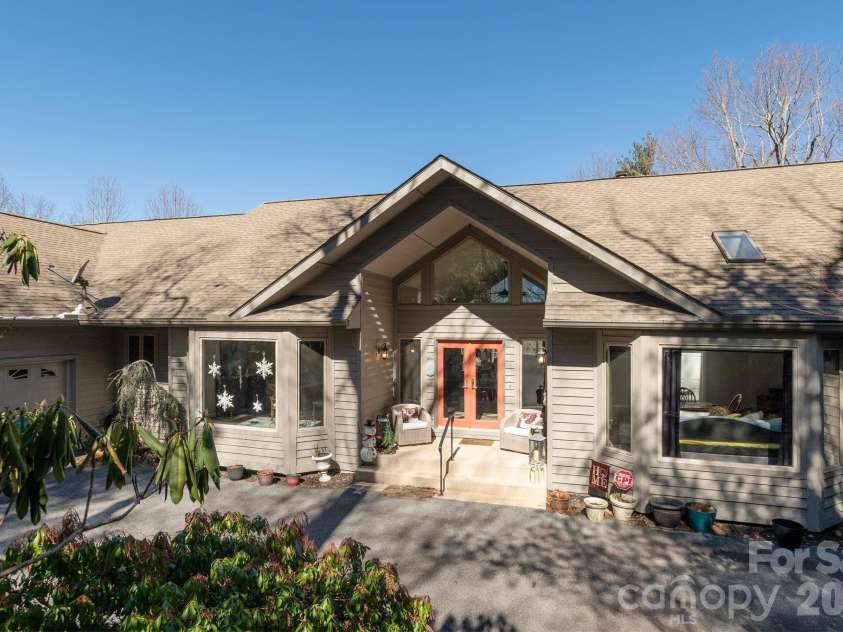 155 POPLAR LOOP Drive, Flat Rock, NC 28731.  MLS# CAR4228418, YatesRealty ID 1530. 