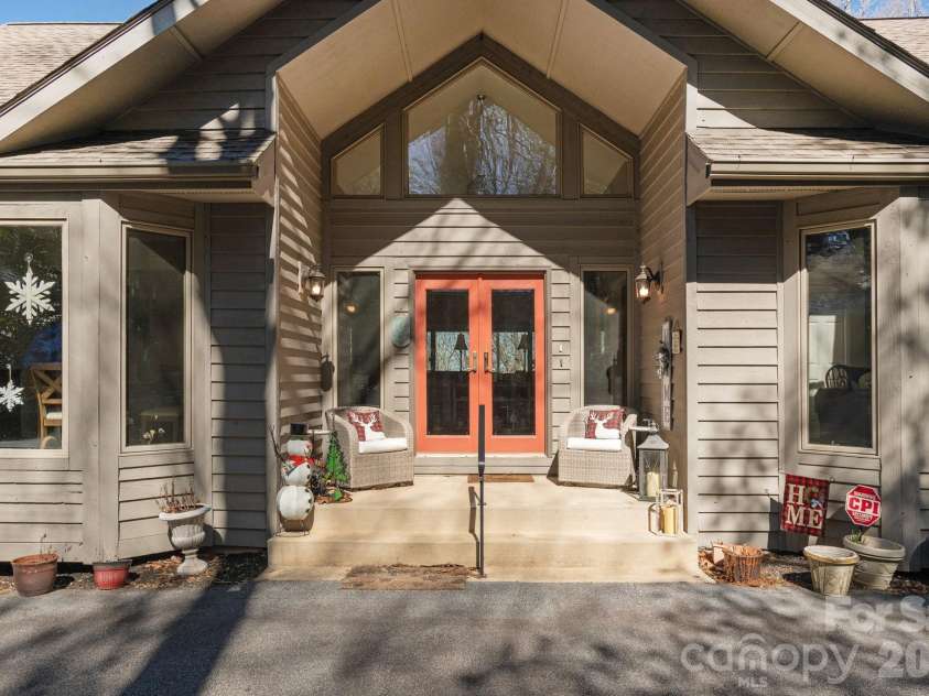 155 POPLAR LOOP Drive, Flat Rock, NC 28731.  MLS# CAR4228418, YatesRealty ID 1530. 