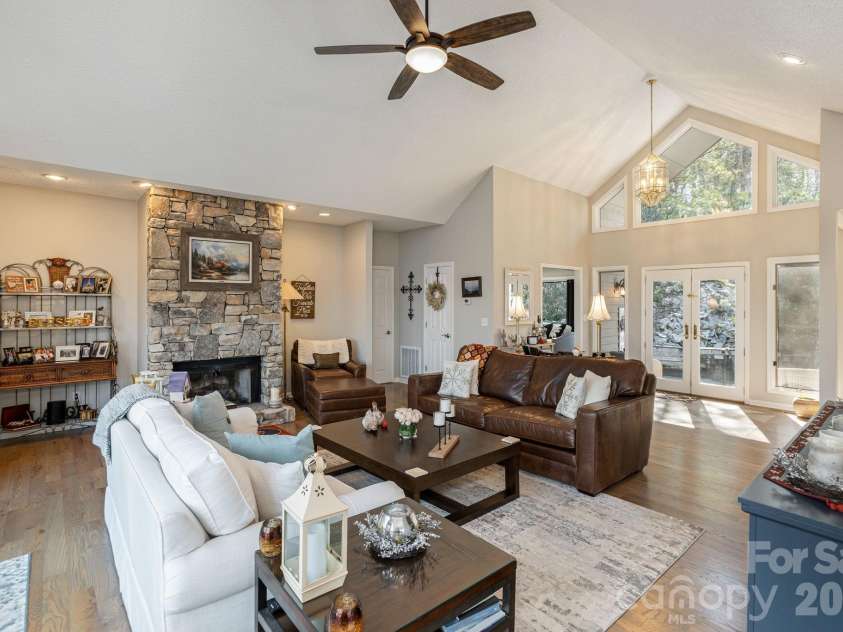 155 POPLAR LOOP Drive, Flat Rock, NC 28731.  MLS# CAR4228418, YatesRealty ID 1530. 