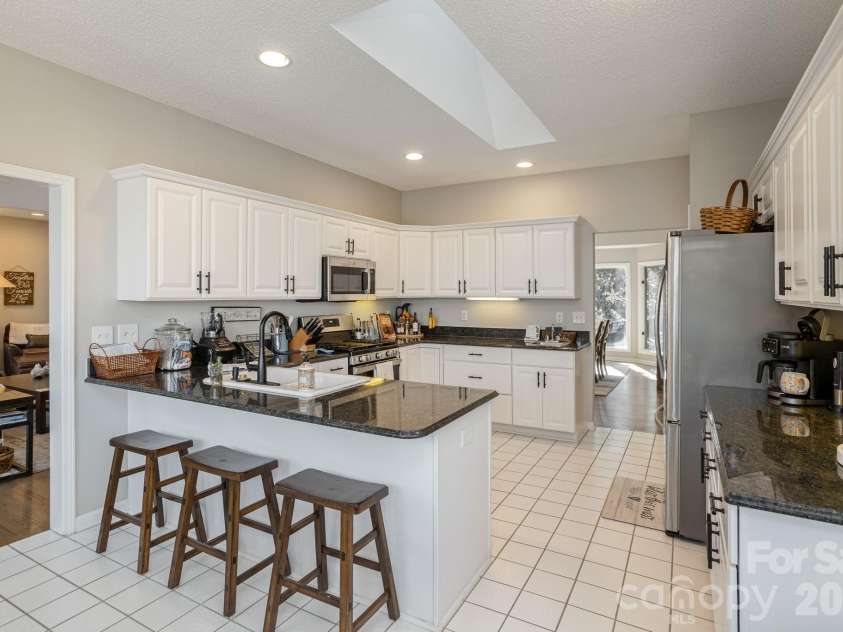155 POPLAR LOOP Drive, Flat Rock, NC 28731.  MLS# CAR4228418, YatesRealty ID 1530. 