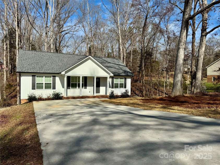 514 Meadowrock Drive, Albemarle, NC 28001.  MLS# CAR4221818, YatesRealty ID 1530. 