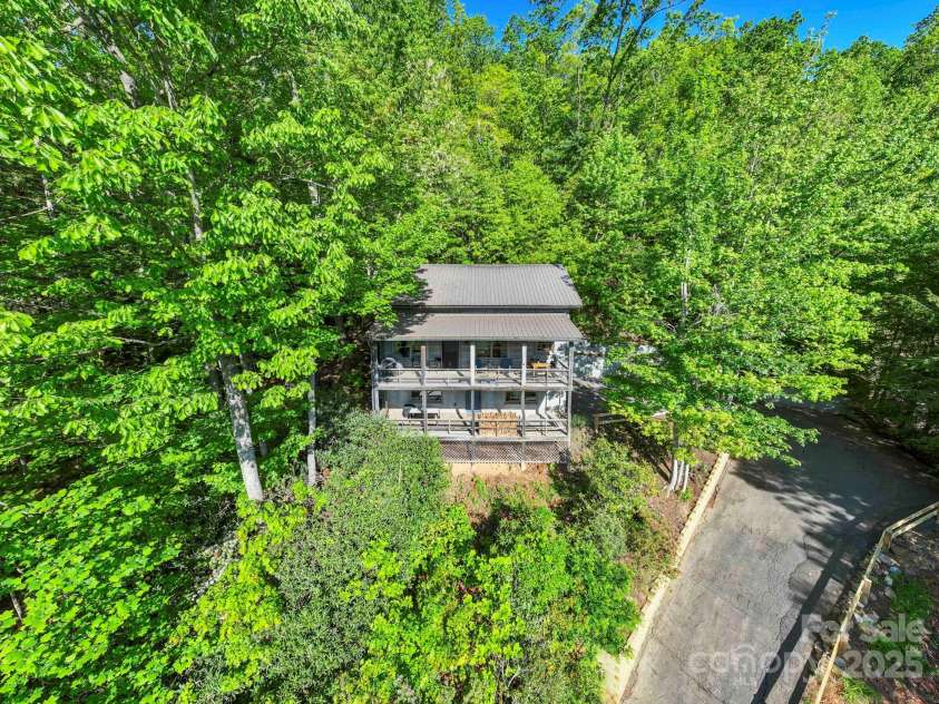 131 John Knox Road, Montreat, NC 28757.  MLS# CAR4254614, YatesRealty ID 15300. 