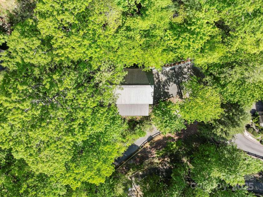 131 John Knox Road, Montreat, NC 28757.  MLS# CAR4254614, YatesRealty ID 15300. 