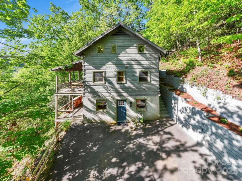 131 John Knox Road, Montreat, NC 28757.  MLS# CAR4254614, YatesRealty ID 15300. 