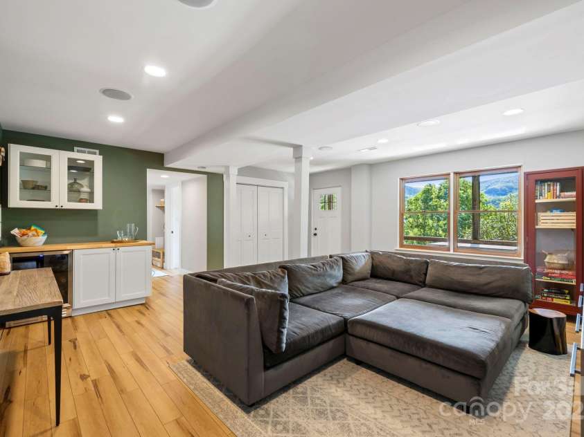 131 John Knox Road, Montreat, NC 28757.  MLS# CAR4254614, YatesRealty ID 15300. Great Room ~ Basement