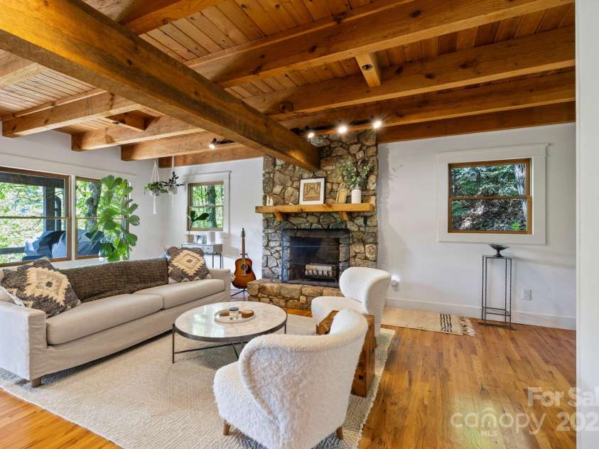 131 John Knox Road, Montreat, NC 28757.  MLS# CAR4254614, YatesRealty ID 15300. Living Room