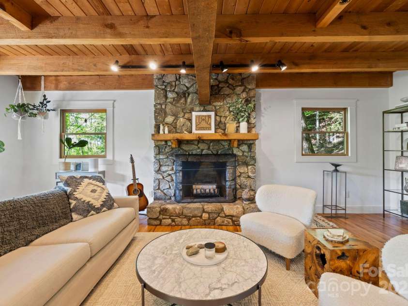 131 John Knox Road, Montreat, NC 28757.  MLS# CAR4254614, YatesRealty ID 15300. Living Room