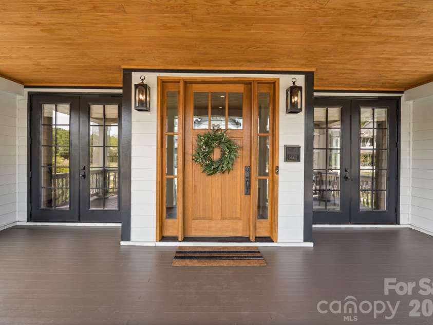 2652 Chesterfield Avenue, Charlotte, NC 28205.  MLS# CAR4369111, YatesRealty ID 15300. 