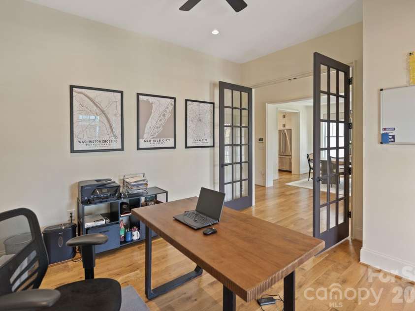 2652 Chesterfield Avenue, Charlotte, NC 28205.  MLS# CAR4369111, YatesRealty ID 15300. 