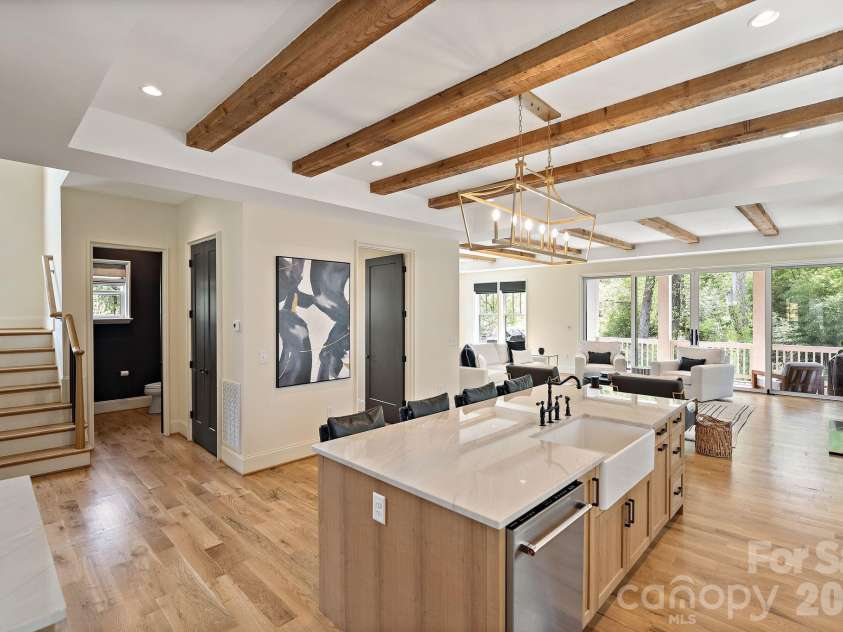 2652 Chesterfield Avenue, Charlotte, NC 28205.  MLS# CAR4369111, YatesRealty ID 15300. 