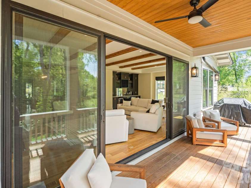 2652 Chesterfield Avenue, Charlotte, NC 28205.  MLS# CAR4369111, YatesRealty ID 15300. 