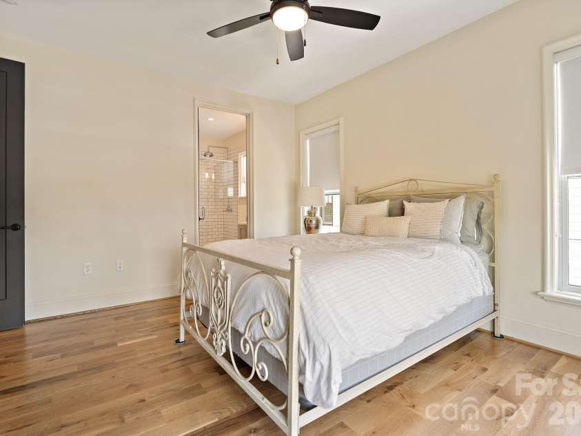2652 Chesterfield Avenue, Charlotte, NC 28205.  MLS# CAR4369111, YatesRealty ID 15300. 