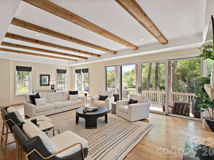 2652 Chesterfield Avenue, Charlotte, NC 28205.  MLS# CAR4369111, YatesRealty ID 15300. 