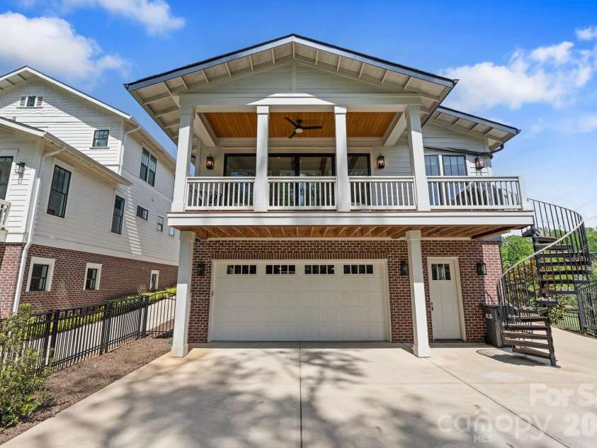 2652 Chesterfield Avenue, Charlotte, NC 28205.  MLS# CAR4369111, YatesRealty ID 15300. 