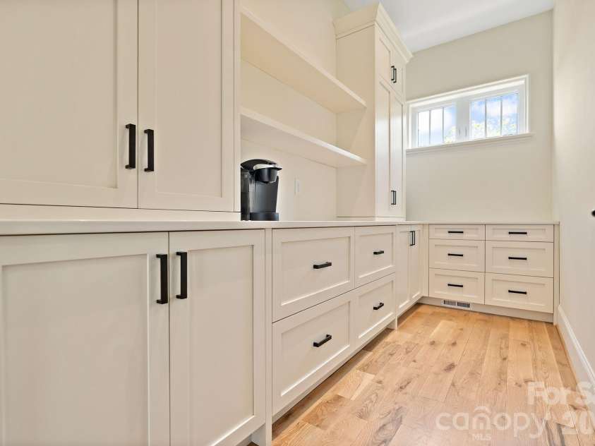 2652 Chesterfield Avenue, Charlotte, NC 28205.  MLS# CAR4369111, YatesRealty ID 15300. 
