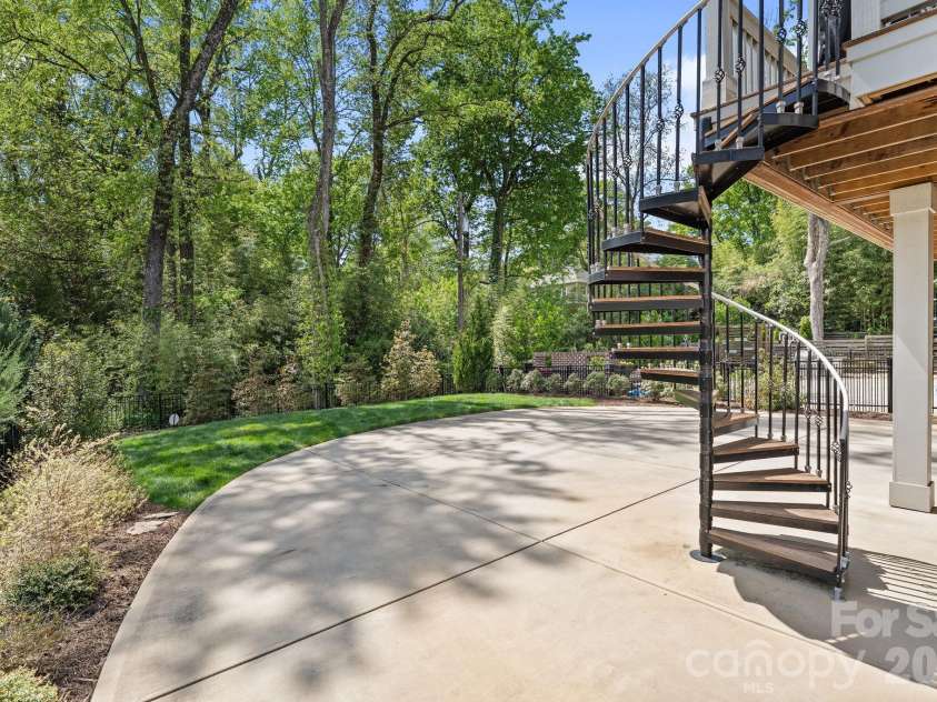 2652 Chesterfield Avenue, Charlotte, NC 28205.  MLS# CAR4369111, YatesRealty ID 15300. 