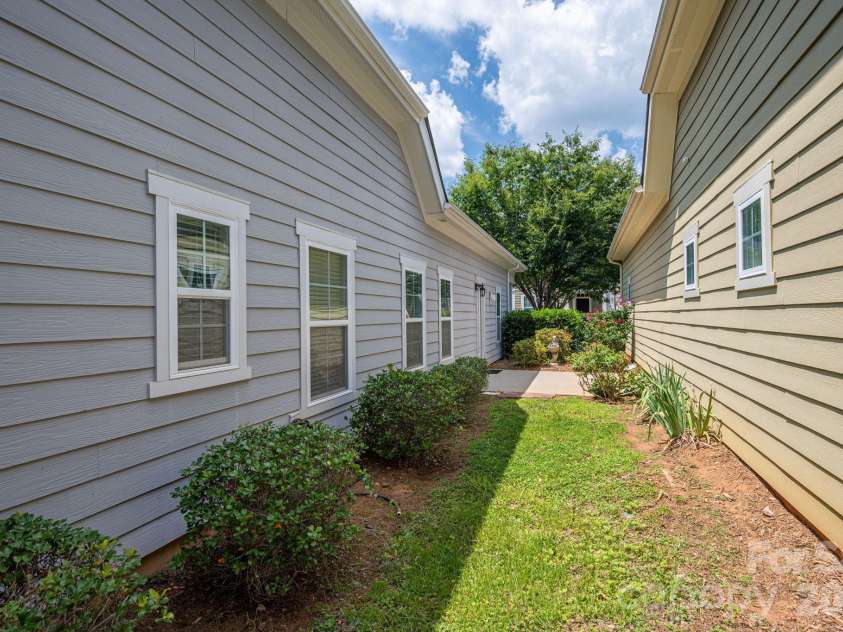 6033 Bountiful Street, Belmont, NC 28012.  MLS# CAR4329365, YatesRealty ID 15301. 