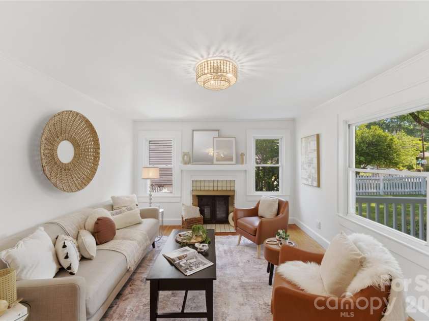 2137 Lanier Avenue, Charlotte, NC 28205.  MLS# CAR4371428, YatesRealty ID 15302. 
