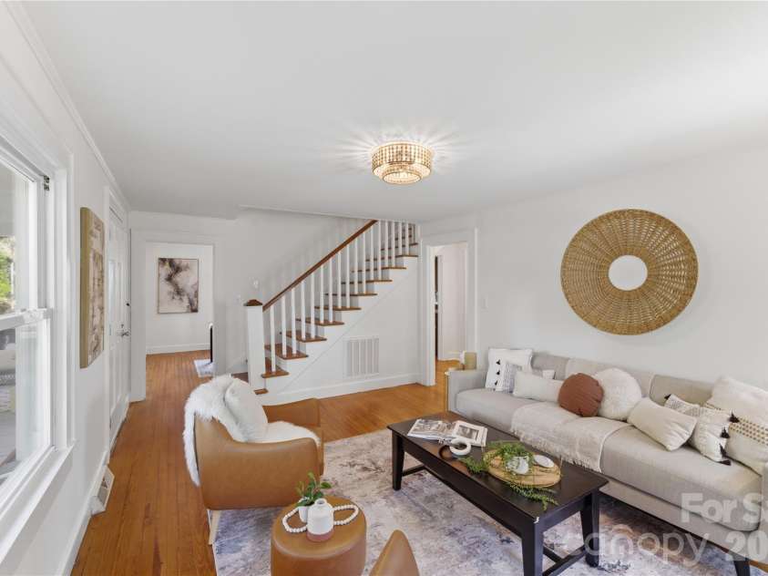 2137 Lanier Avenue, Charlotte, NC 28205.  MLS# CAR4371428, YatesRealty ID 15302. 