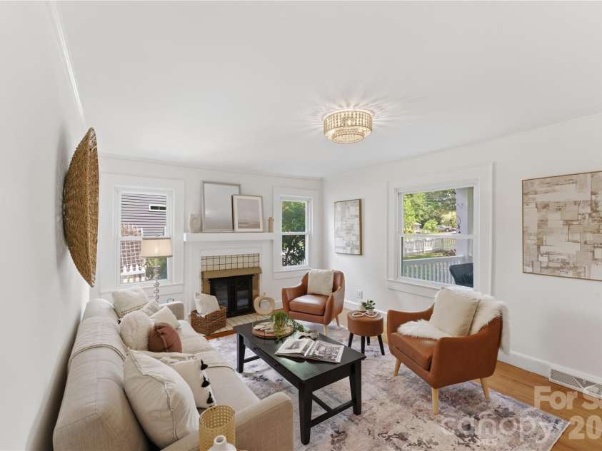 2137 Lanier Avenue, Charlotte, NC 28205.  MLS# CAR4371428, YatesRealty ID 15302. 