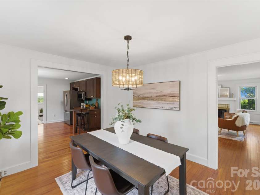 2137 Lanier Avenue, Charlotte, NC 28205.  MLS# CAR4371428, YatesRealty ID 15302. 
