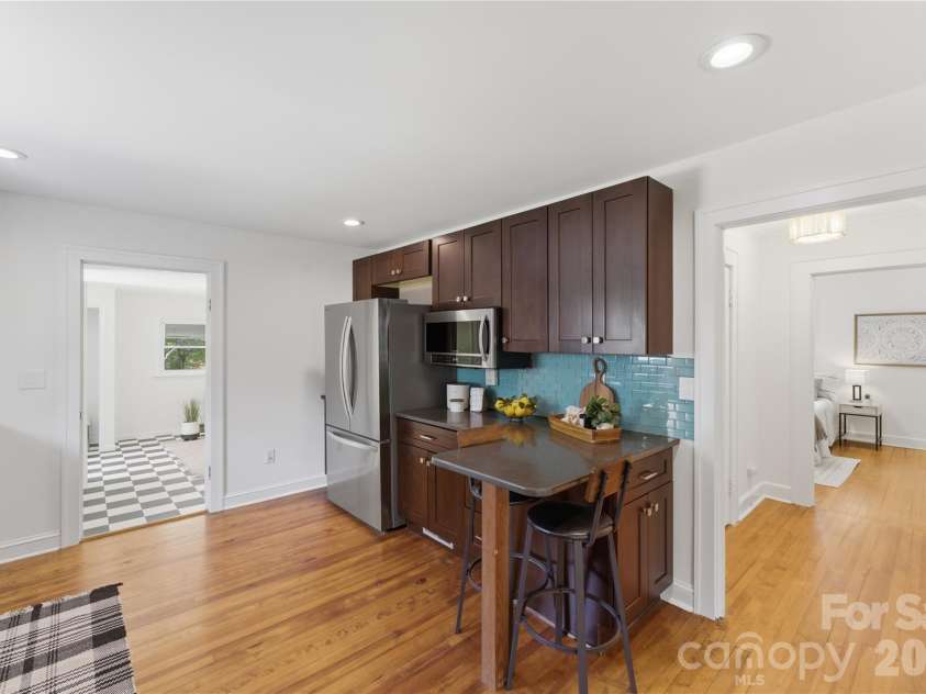 2137 Lanier Avenue, Charlotte, NC 28205.  MLS# CAR4371428, YatesRealty ID 15302. 